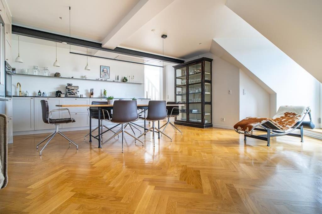 Central Penthouse With Panoramic Private Terrace Apartment